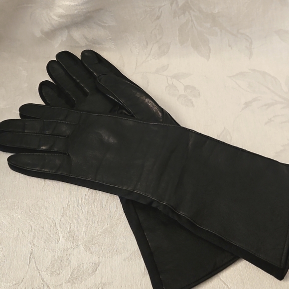 Leather Gloves, Size S/M. - Picture 7 of 8